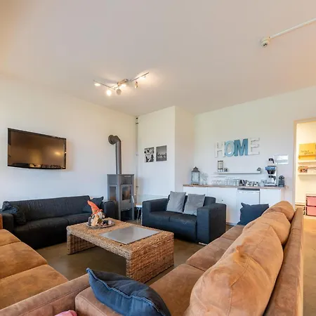 Vakantiehuis Spacious Group In With Garden Teuge