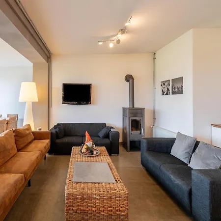 בית נופש Spacious Group In With Garden
